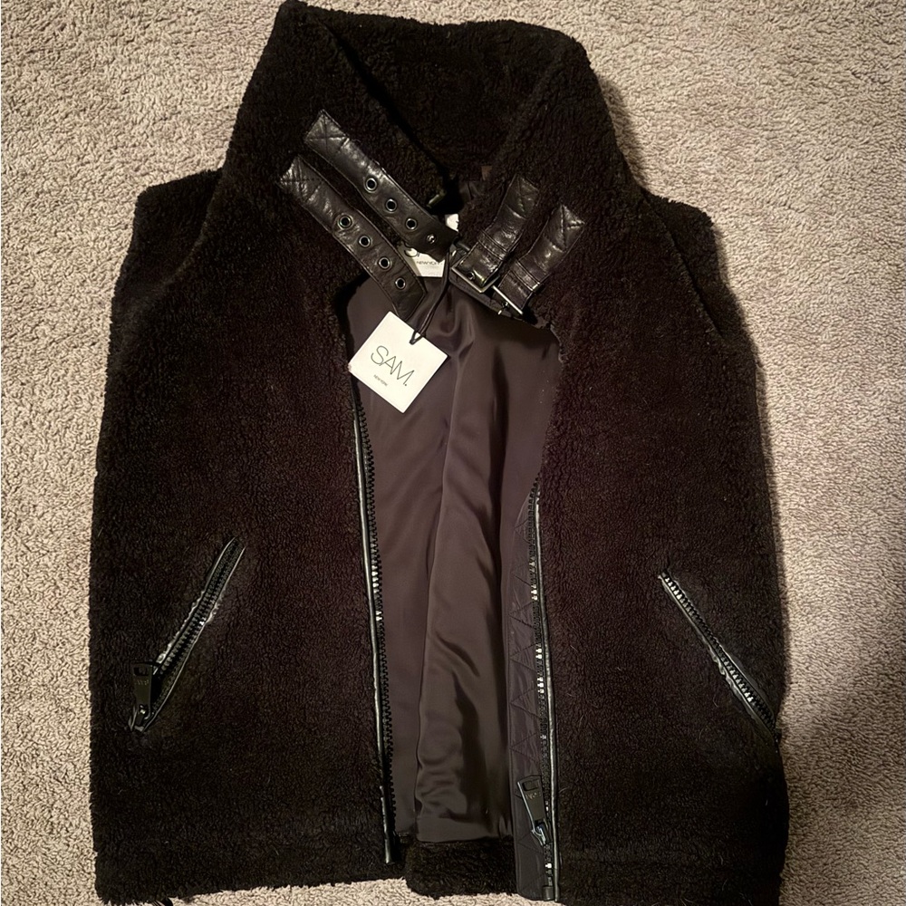 SAM. Women's Black Shearling Vest. NWT.